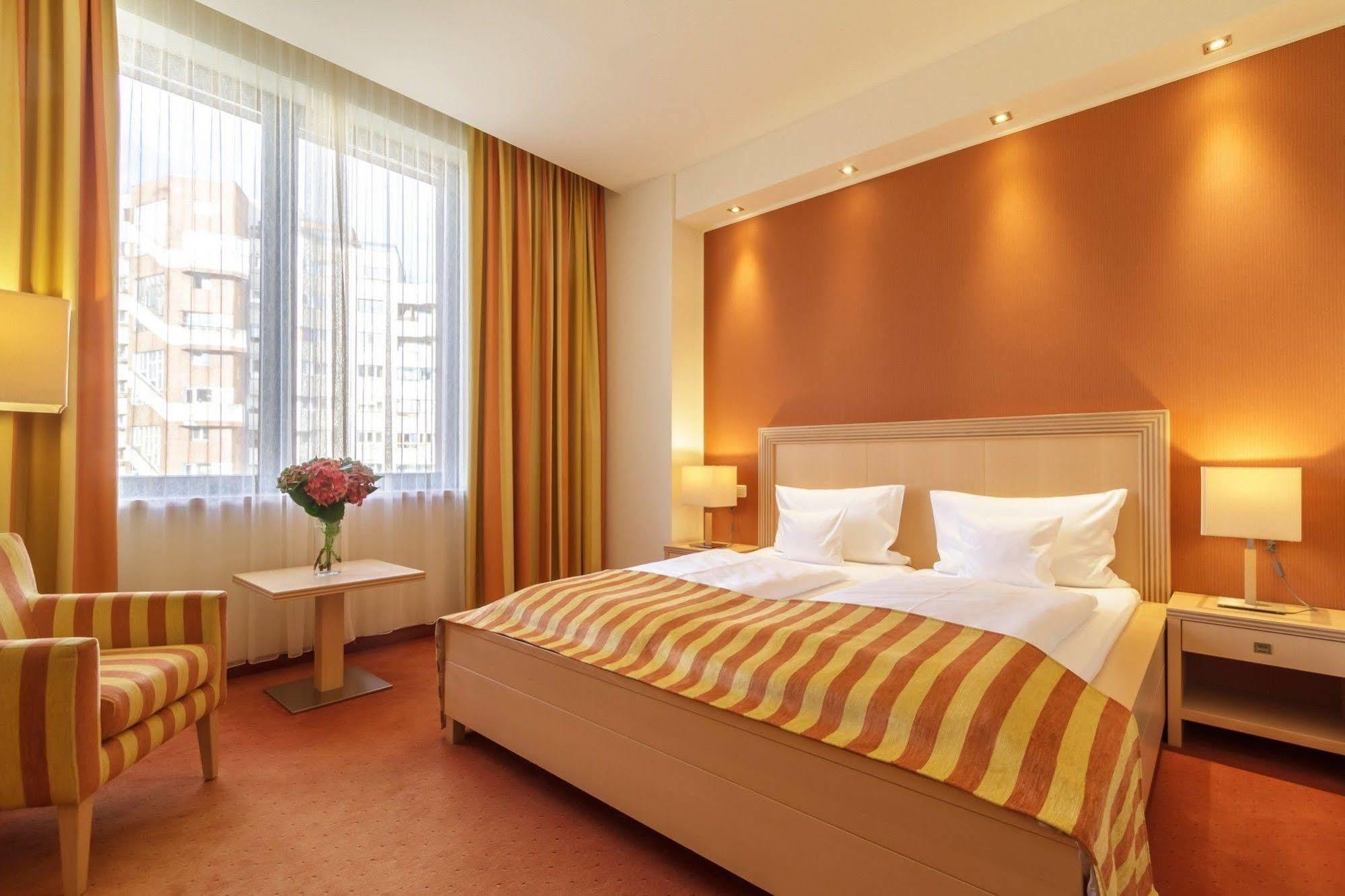 Hotel Rogge Resita Luaran gambar